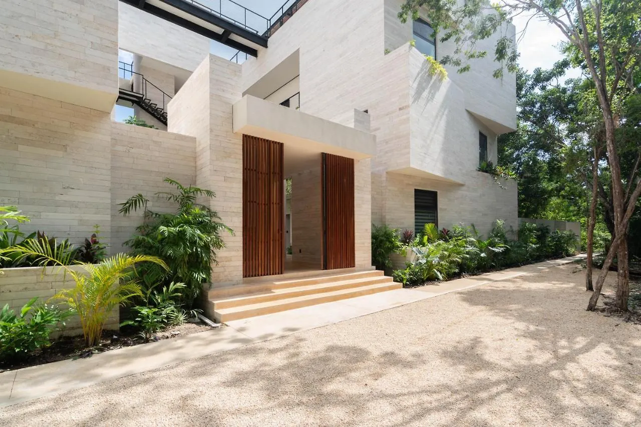 Stylish And Peaceful Jungle Studio At 525 Τουλούμ